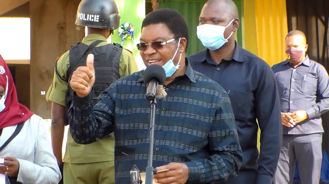 Waziri Mkuu Majaliwa aagiza magogo yaliyokamatwa yauzwe - Mwananchi