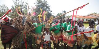 Traditional dancers entertain guests