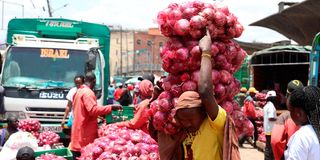 Onion traders