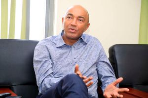 Peter Kenneth