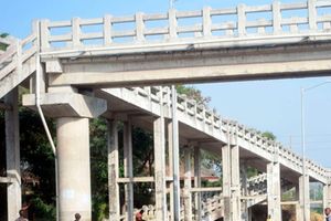 mombasa footbridge