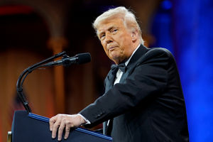 2025-04-09T034107Z_336535164_RC20UDAVW6FX_RTRMADP_3_USA-TRUMP