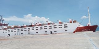 The MV Banyas 1