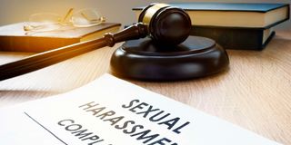 Gavel sexual