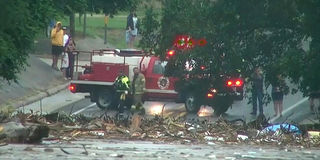 2025-07-04T205215Z_1558212702_RC2PFFA6B2ZU_RTRMADP_3_USA-WEATHER-TEXAS-FLOODING