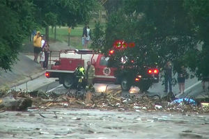2025-07-04T205215Z_1558212702_RC2PFFA6B2ZU_RTRMADP_3_USA-WEATHER-TEXAS-FLOODING